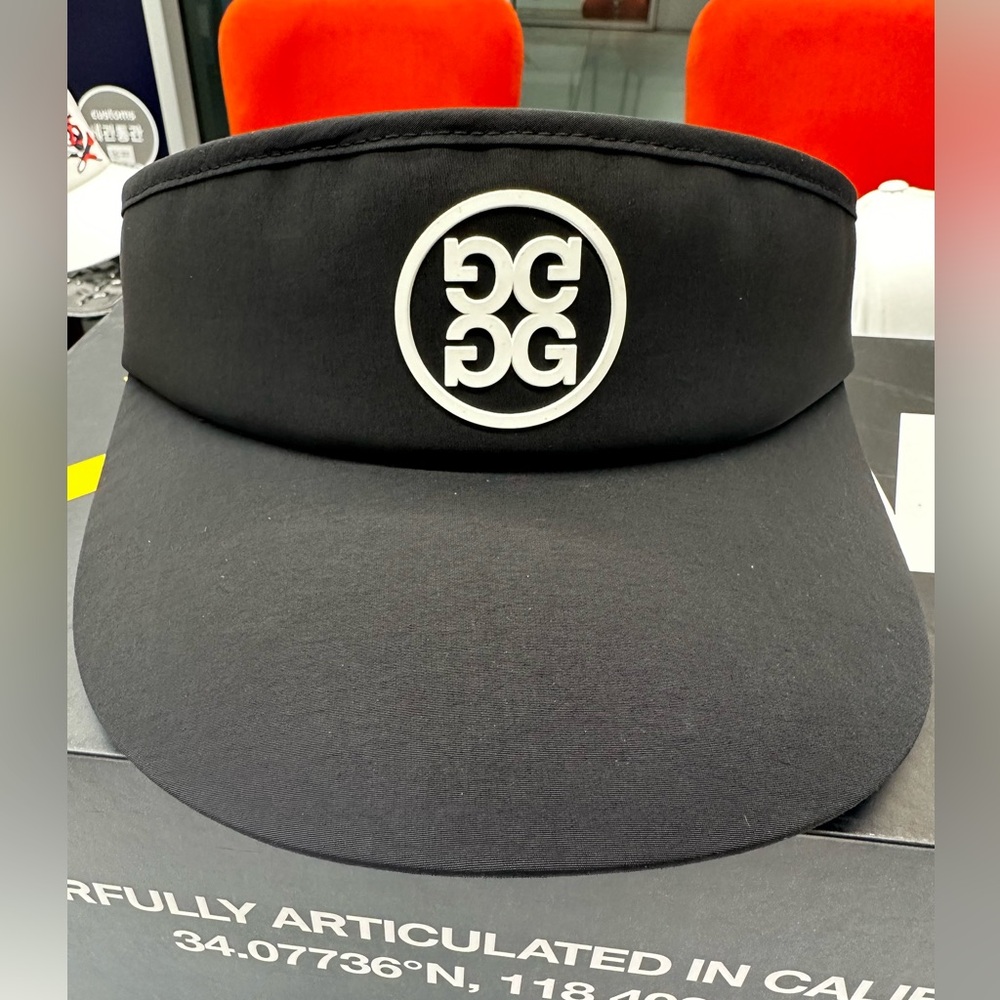 New G/Fore Circle G Stretch Visor